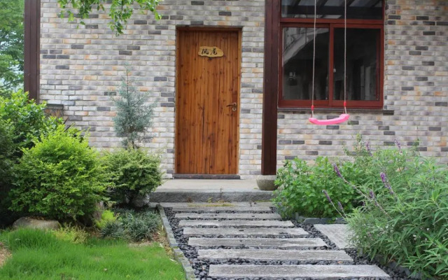 Moganshan Mountain Farmhouse