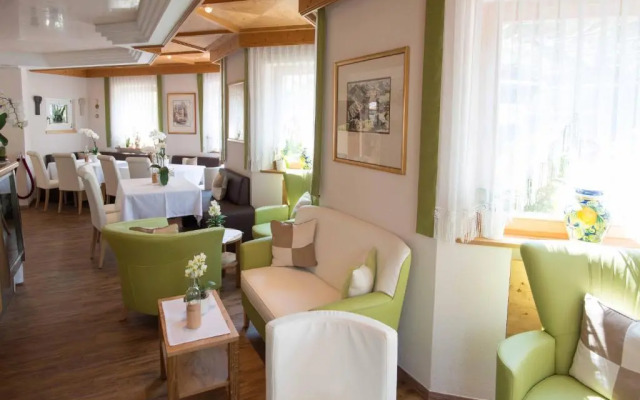 Hotel FleurAlp
