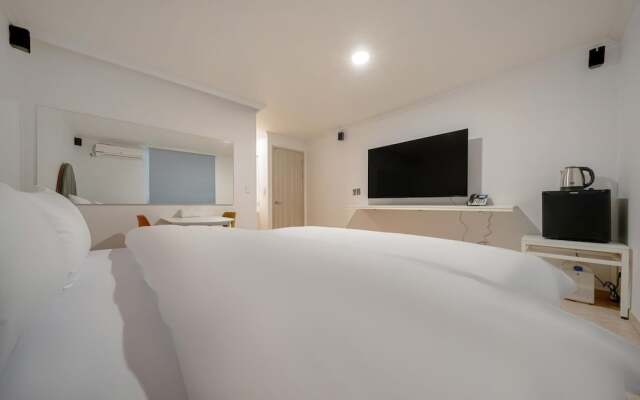 Gwangju Chungjangro Tiffany Self Check-in Motel