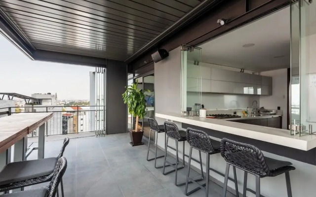 319-PH Luxury 3BR Duplex PH