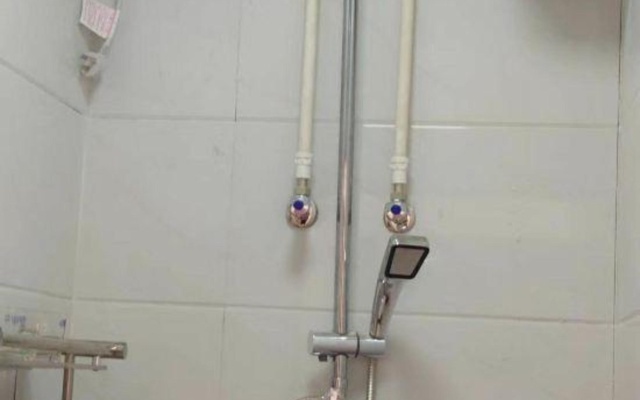 Hongtai Express Hotel – Bathroom – Jiamusi