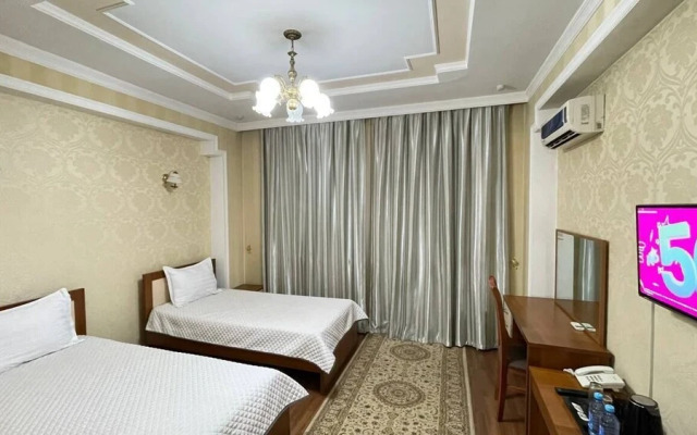 Lokomotiv Hotel