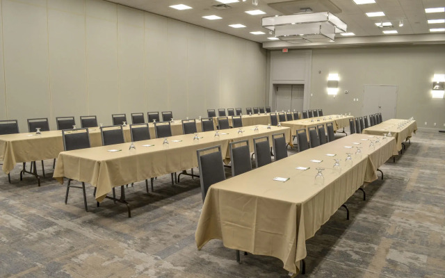 Holiday Inn Fargo by IHG