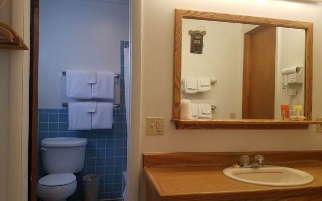 Western Riviera Lakeside Lodging