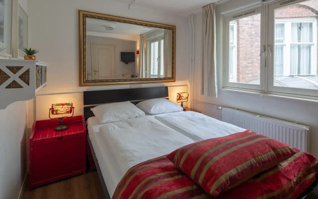 Amsterdam House Hotel