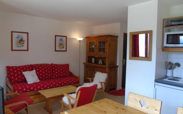 Lou Services Apartment G12 LSI 001