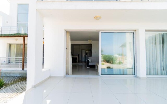 Spacious Three-Bedroom Apartment with Sea View A2
