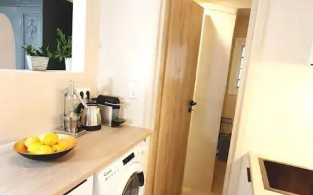Cute Suite Apt., close to metro and highway