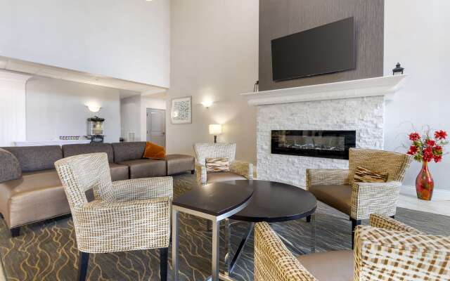 Best Western Plus Appleton Airport/Mall Hotel