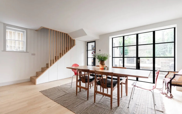 Rochester Road II by Onefinestay