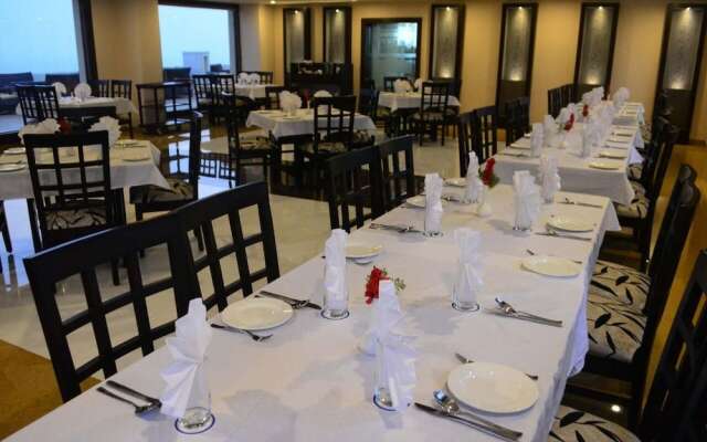 Hotel East West
