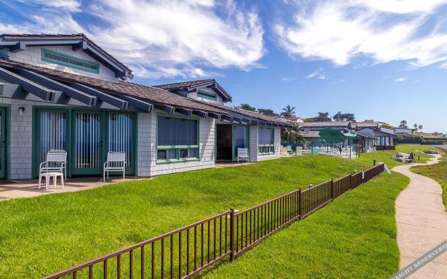 Wave Crest Resort