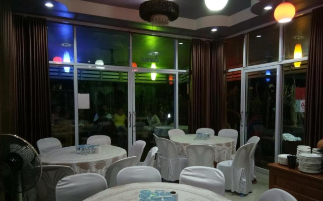 M Grand Hotel