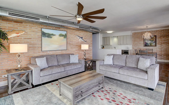 Channelview 211
