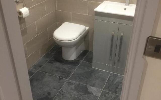 Private en-suite guestroom Ruthin