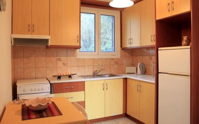 Tonia - Thea House