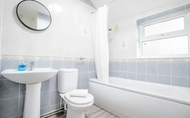 Host Stay Chestnut Residence