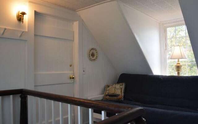 Black Walnut Point Inn