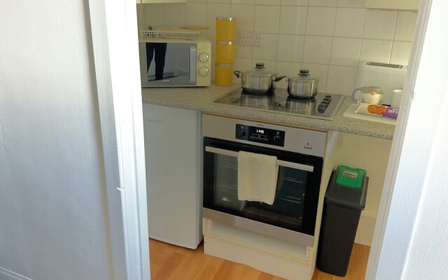 Immaculate 1-bed Apartment in Largs