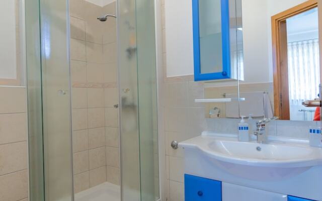 Apartments and Room Robert