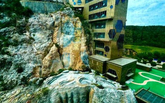 Beehive Hotel