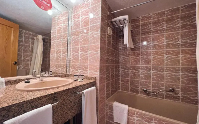Hotel AR Roca Esmeralda & Spa