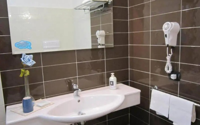 Manhattan Village Hotel