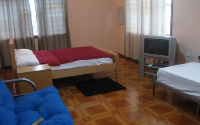 Room-ghouse Room D Ideal For Friends fam