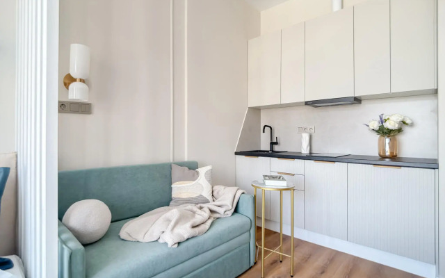 Фулл Хаус на улице Академика Челомея 1А