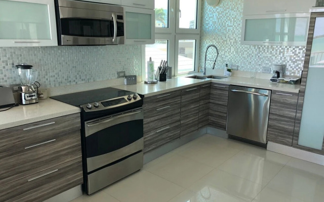 Beach Front  Amapola SeaSide Apt