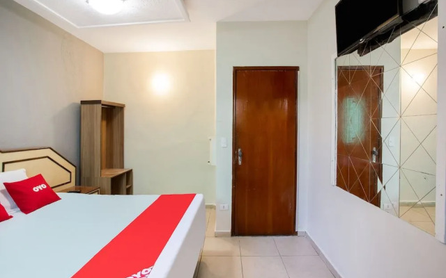 Oyo B Plaza Hotel