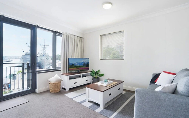 King Size Studio With Water View, Walk To The City – Guest Rooms – Sydney