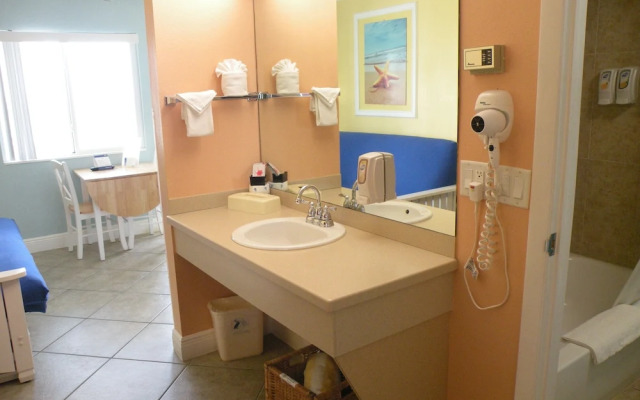 Pelican Pointe Clearwater Beach Hotel