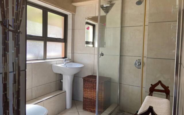 Room-living In Camps Bay Blue