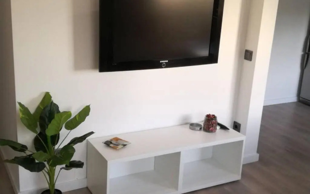 Ria Center Apartment - Left