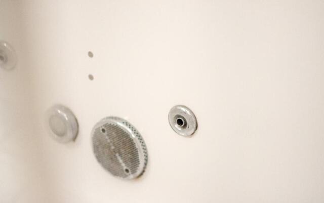 Dale Street Apartments Suite