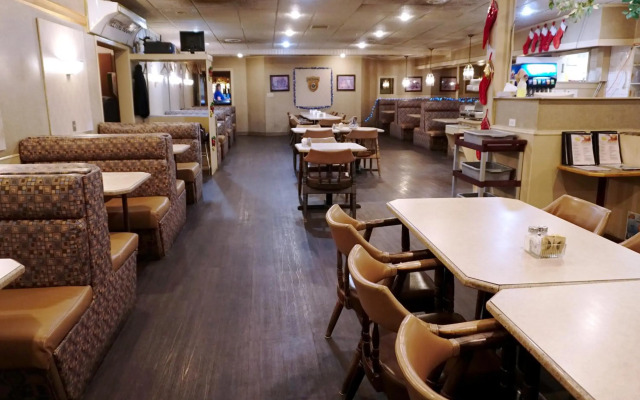 The Ritz Cafe and Motor Inn