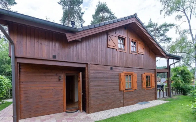 Wooden Holiday Home with Microwave near Brunssummerheide