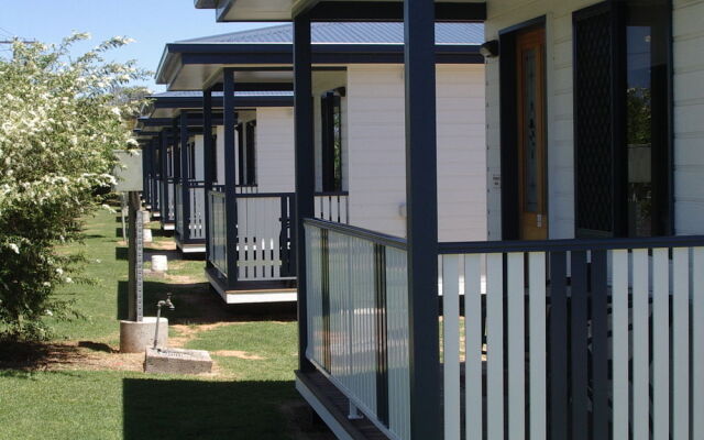 Cypress Pines Studio Villas