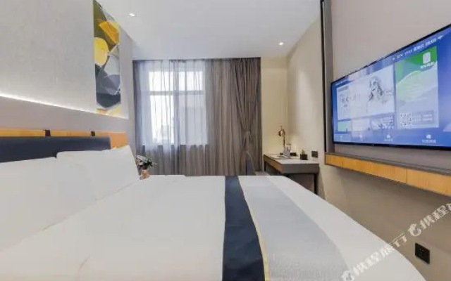 Homeinn Selected  (Shanghai Bund Nanjing Road Pedestrian Street Subway Station)