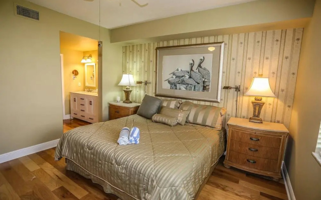Captains Bay 403 - 6