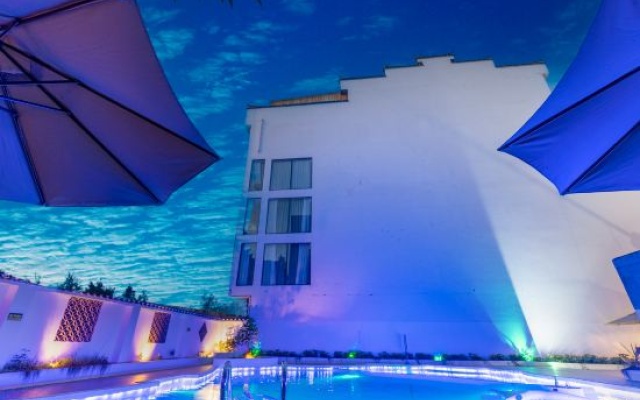 Twelve City Tujia Boutique Homestay (Stream‑Side & Mountain‑View, Near Furong Town Grand Waterfall) – Outside – Xiangxi