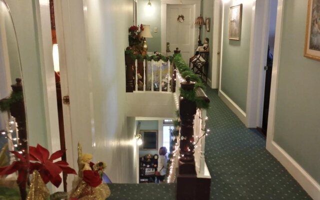 Swann Hotel Bed & Breakfast