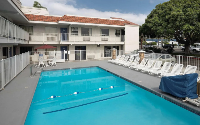 Motel 6 Carlsbad, CA - East