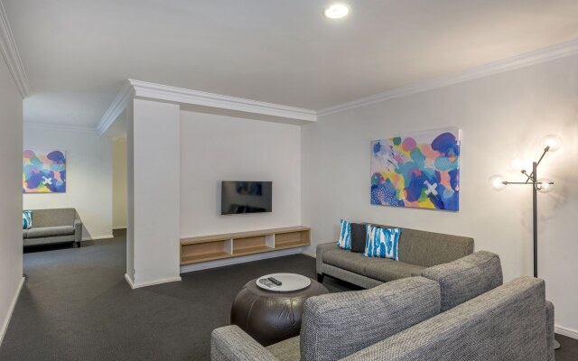 Oaks Perth Hotel