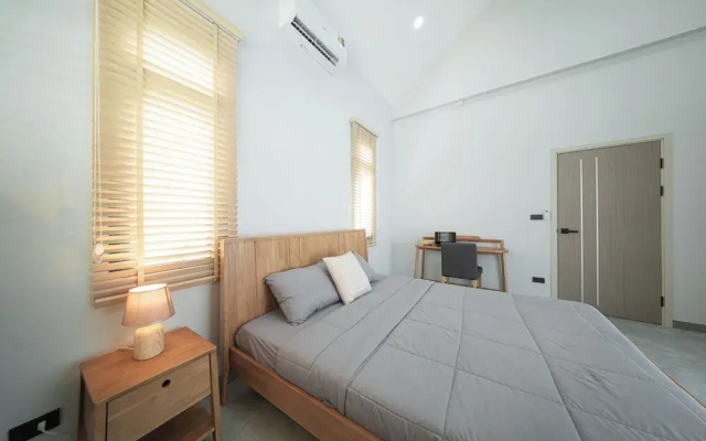 Songmee Pool Villa Nikompattana