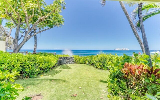 Hale Huna Kai Oceanfront by RedAwning