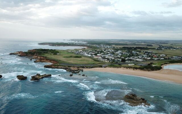 Peterborough House & Motel