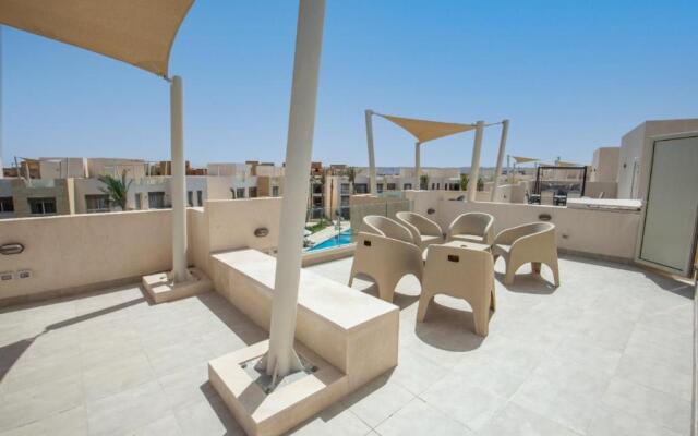 3BR Rooftop, Pool & Beach & Nanny Room in Mangroovy El Gouna