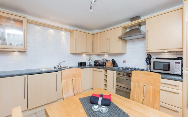 388 Old Tolbooth Wynd Apartment 2